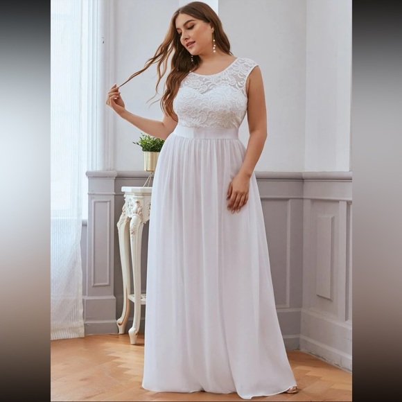 BRAND NEW WEDDING DRESS - Picture 3 of 3